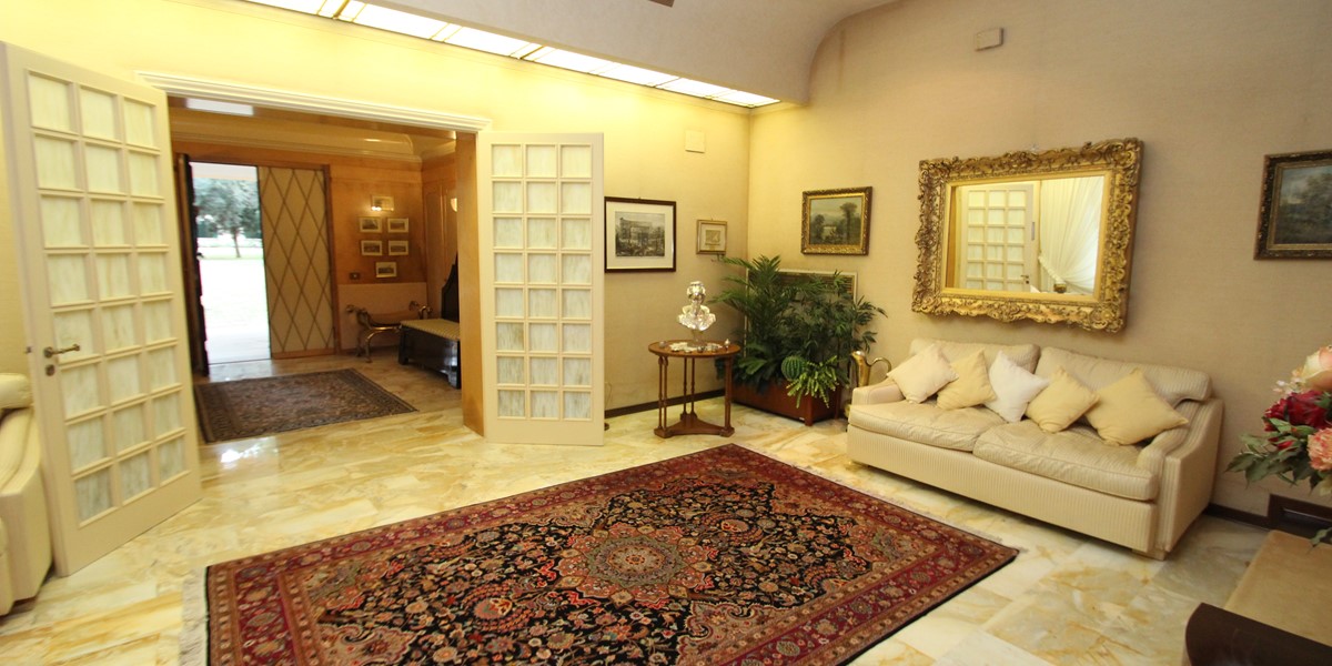Villa Palmera Reception Room B