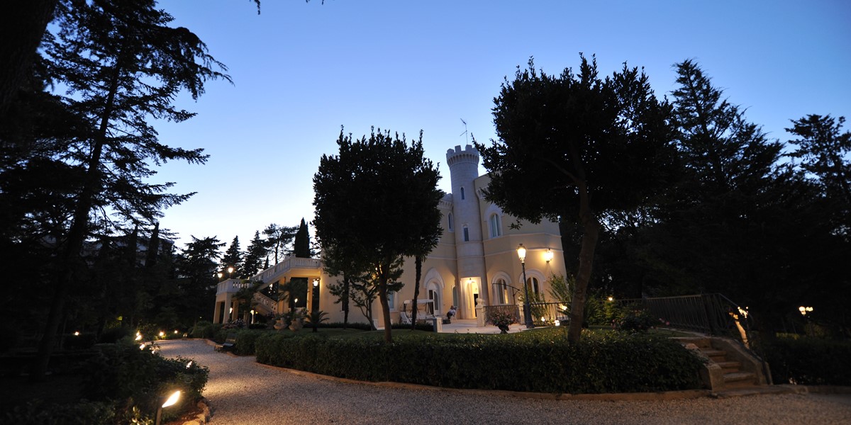 Villa Valeria Turret And House