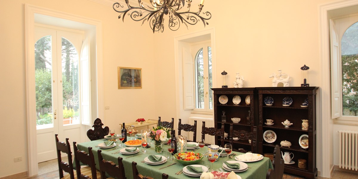 Villa Valeria Dining Room