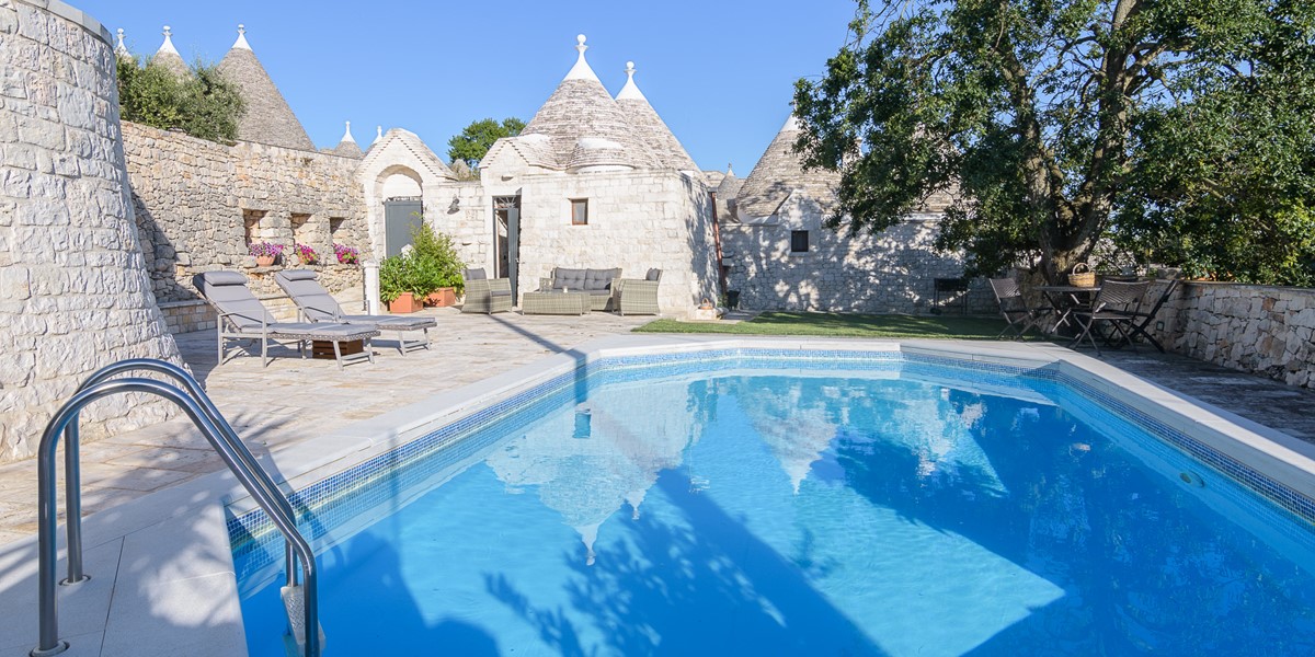 Trullo Loco Pool