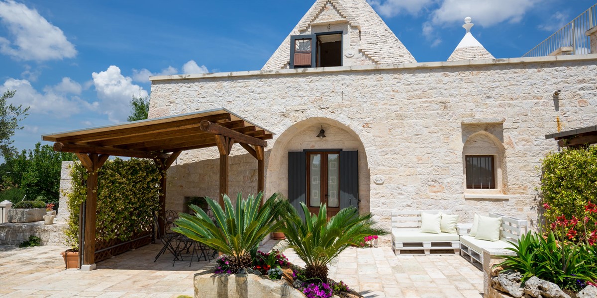 Trullo Mandorla Entrance