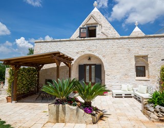 Trullo Mandorla Entrance
