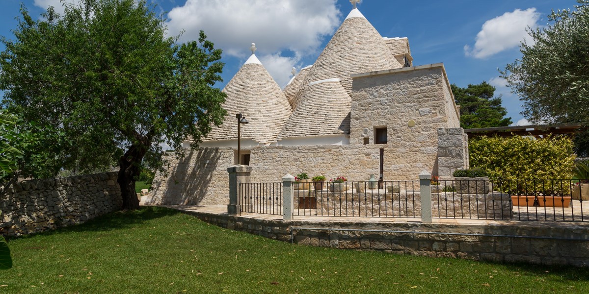 Trullo Mandorla Side View
