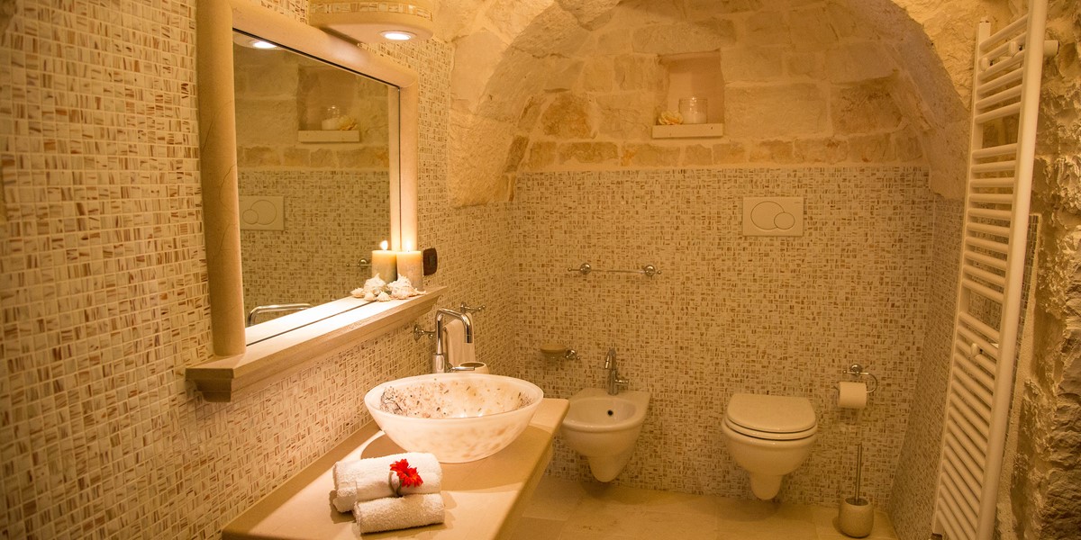 Trullo Mandorla Master Bathroom B