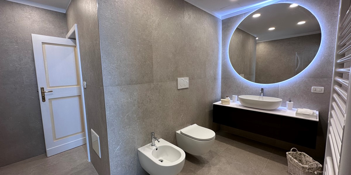 Villa Valeria Bathroom1a