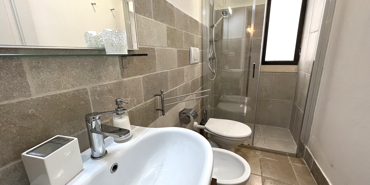 Lamia Sessana Bathroom