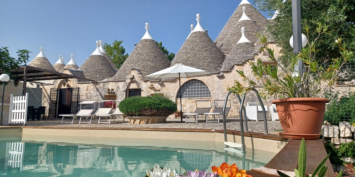 Trullo Mirabello Pool