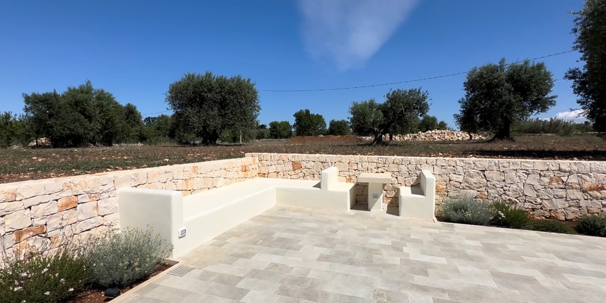 Trullo Cisternino Outside Seating 18