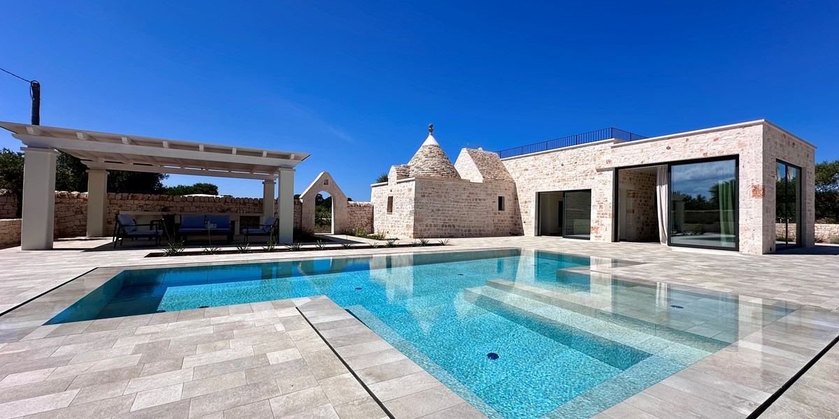 Trullo Cisternino Pool View 1