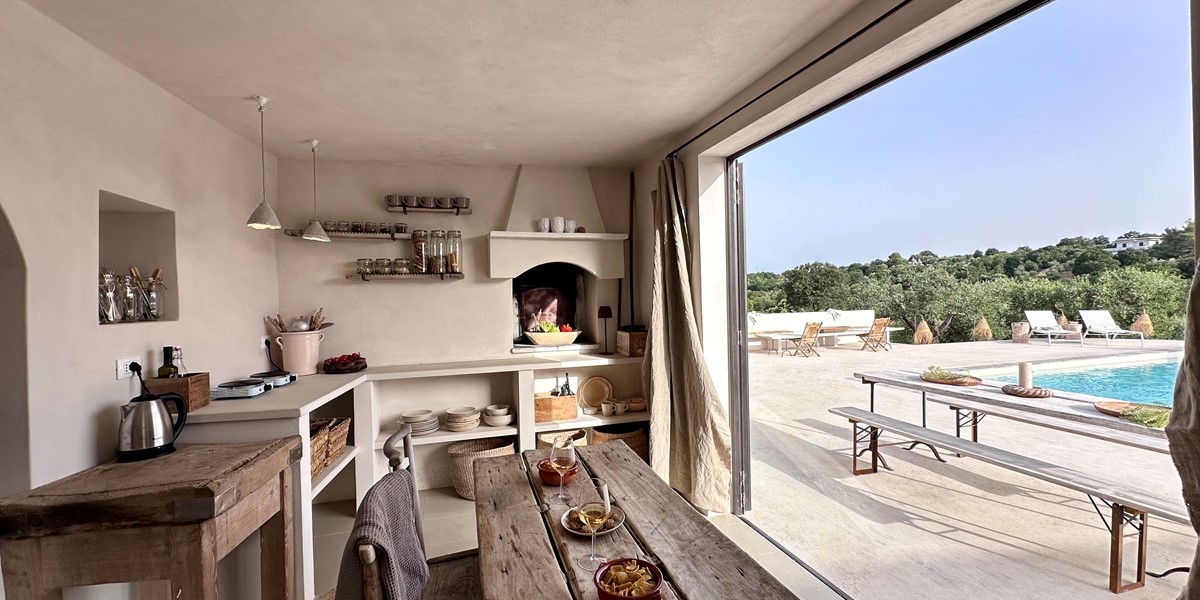 Trullo Uccello Indoor Kitchen To Pool Kit