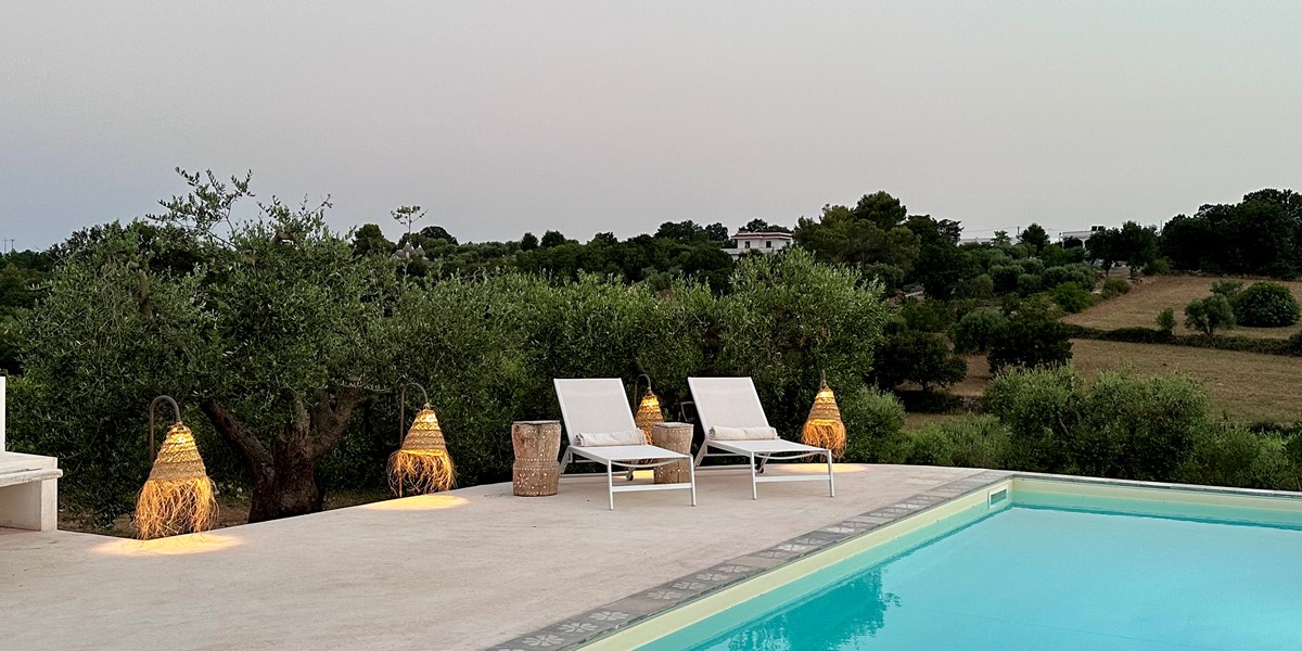 Trullo Uccello Sun Loungers Night