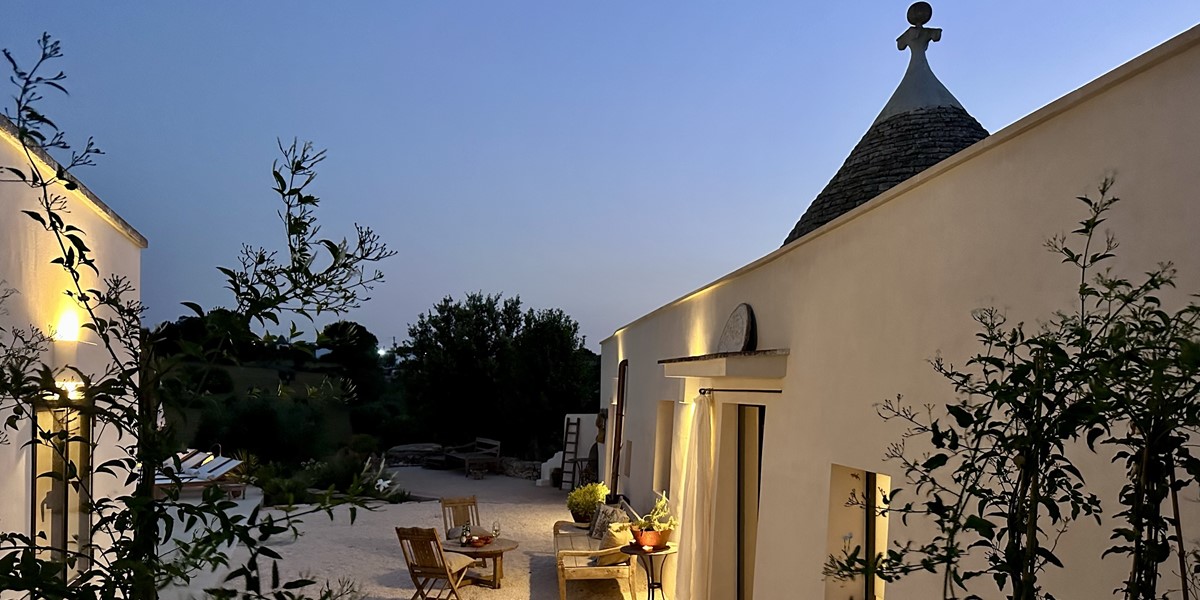Trullo Uccello Ent And Night Edit