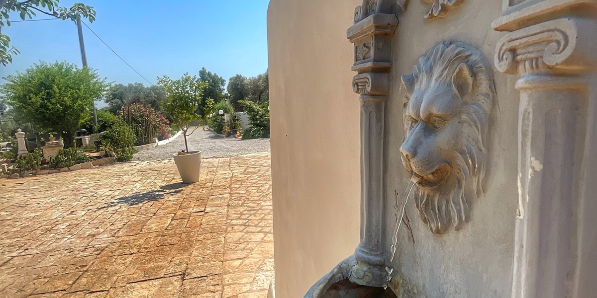 Trulli Deserio Water Feature